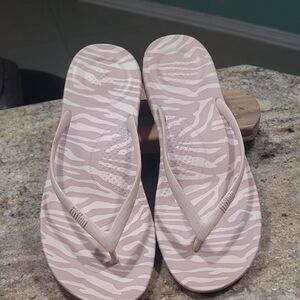 Fitflop Iqushion Pink Zebra Print Flip Flops Size EU39/ US 8